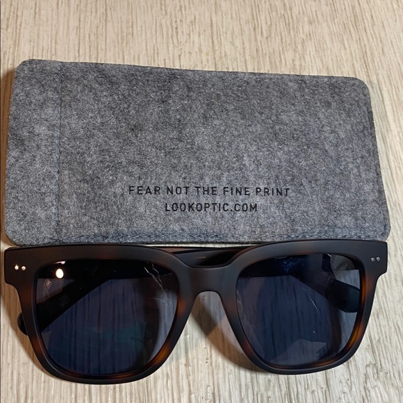 Classic Tortoise Shell Sunglasses - Picture 2 of 3